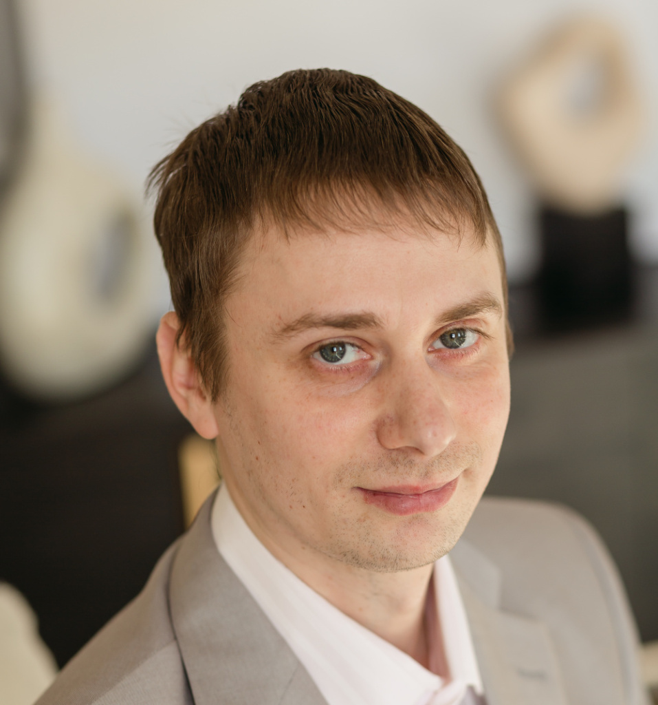 Виталий Новиков